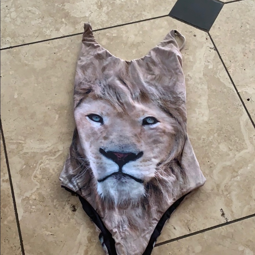 SAN LORENZO- Reversable lion suit ❤️